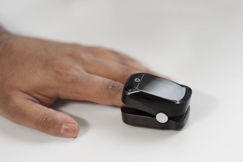 Handheld Pulse Oximeter with Child Sensor in UAE , accurate SpO2 and pulse rate monitoring for pediatric care.